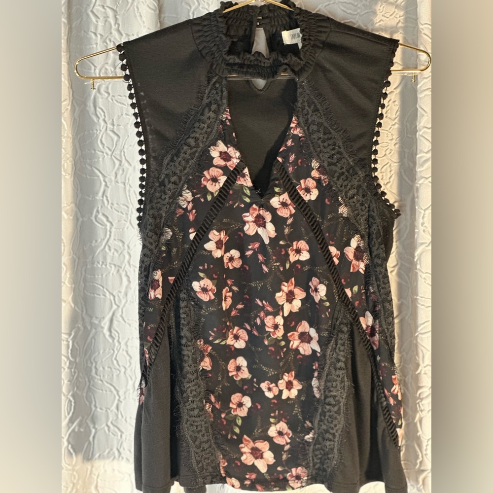 TAYLOR & SAGE-Floral Black Sleeveless Women's Top Size XS